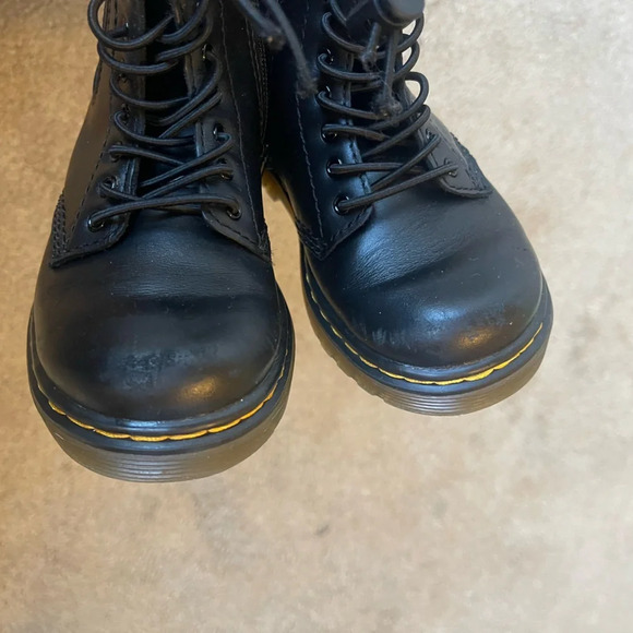 Toddler Black Dr. Martens size 8 unisex - Picture 2 of 9